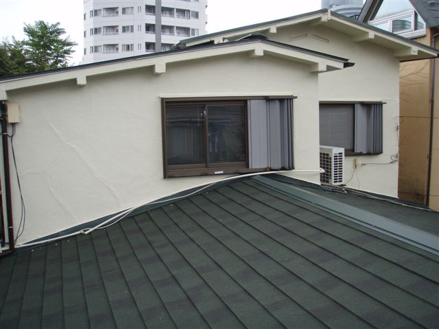 屋根修理プロは、屋根材の品質・価格・保証・サービスの全てに自信があります。 屋根修理プロは、屋根材の品質・価格・保証・サービスの全てに自信があります。