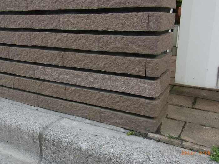 屋根修理プロは、屋根材の品質・価格・保証・サービス全てに自信があります 屋根修理プロは、屋根材の品質・価格・保証・サービス全てに自信があります
